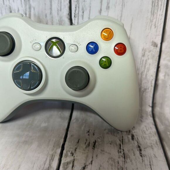 Official Microsoft Xbox 360 White Controller - Picture 4 of 7